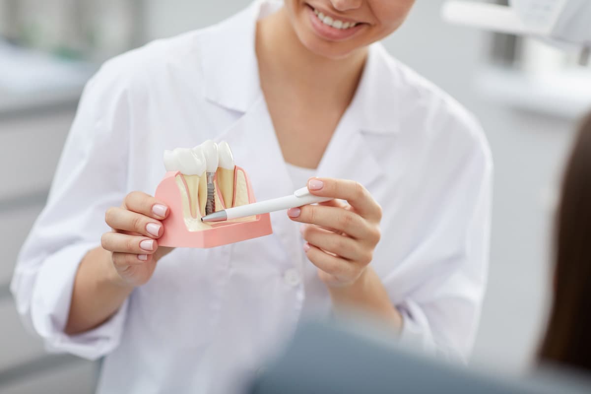 Centro de implantología en Oroso